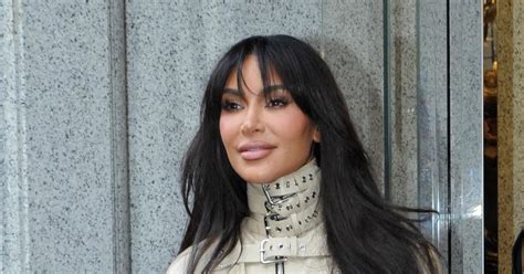 Kim Kardashian Praised For Showing Natural Skin Unedited Selfie Photo