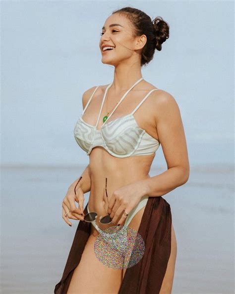 Makin Langsing Nora Alexandra Pamer Body Goals Pakai Bikini Two Piece