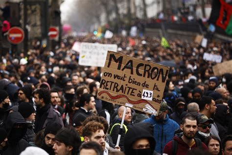 French Workers Strike Again To Protest Macrons Pension Reforms Efe