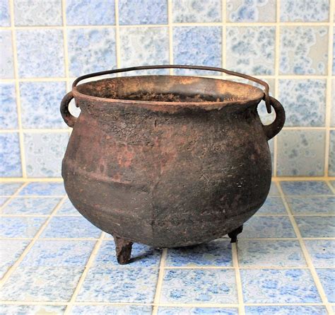 Rare Antique Cast Iron 1700s 1800s 3 Legged Footed Rustic Planter Old