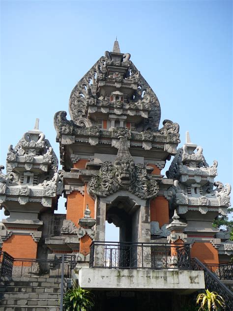 Oleh karena suguhan wahana yang lengkap seperti inilah, taman mini indonesia indah selalu bisa menarik banyak pengunjung setiap harinya. Andrew and Nikki go overseas: Taman Mini Indonesia Indah