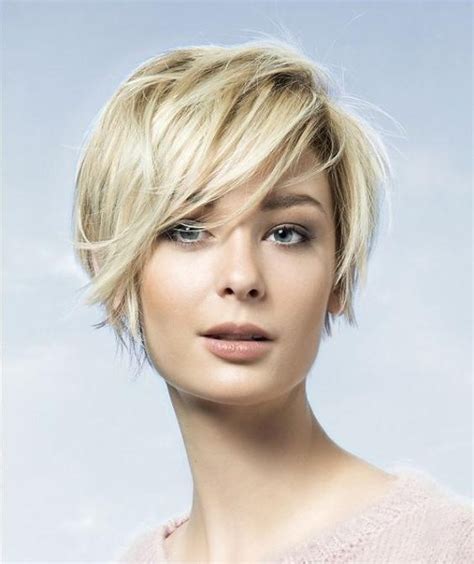 It will work best for blond tresses with a heart face shape. 2020 Popular Short Haircuts For Blondes With Thin Hair