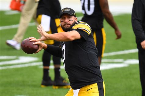 Steelers Qb Ben Roethlisberger Is Playing At A Historic Pace Behind