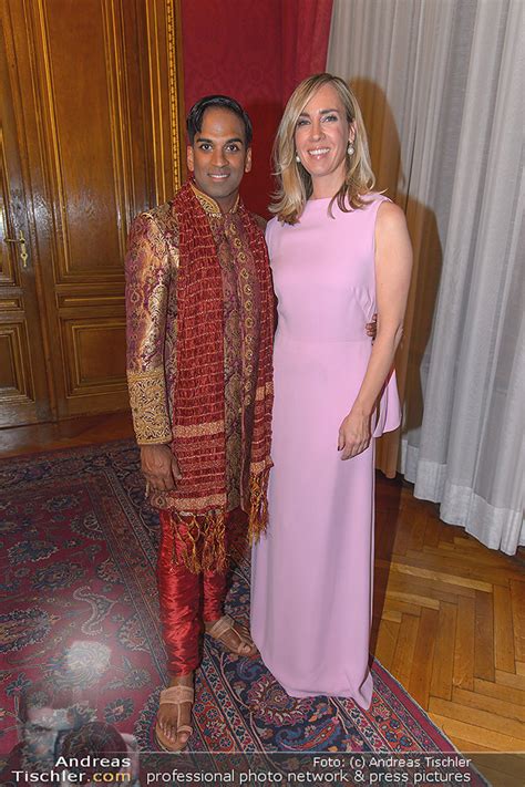 Nadja bernhard kam in einer kanadischen industriestadt zur welt und wuchs in der ländlichen idylle der südsteiermark auf; Concordia Ball - Rathaus - Fr 02.06.2017