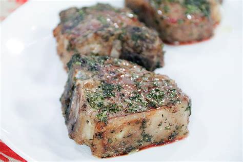The butter adds such wonderful flavor to the crust that develops on the lamb chops. Easy oven baked lamb chops