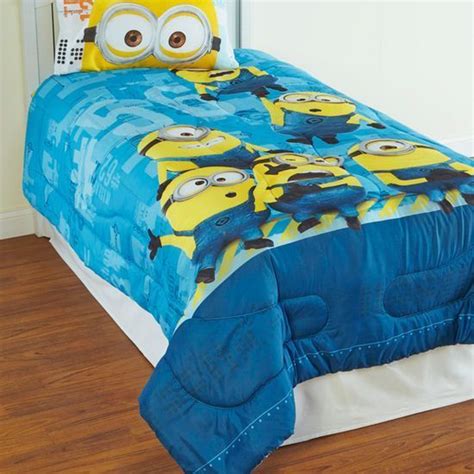 The polyester comforter measures 72 x 86 and can be easily kept in nice condition for repeated use. Despicable Me Comforter Set Plush Minions Kids Bedroom ...