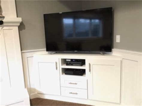Discover all of it right here. Built-in corner entertainment center and DIY cabinet doors ...
