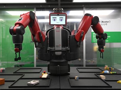 交叉科學 / 交叉科学 ― jiāochā kēxué ― interdisciplinary science. 科學館新展覽有逾百機械人「機械人的五百年」睇AI即場示範燒焊＋畫畫