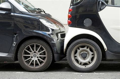 Faustformel für den anhalteweg von autos. Bremsweg-Formel: So geht die Berechnung! - autobild.de