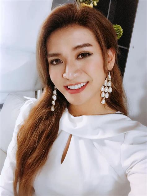 Bb (transformers), a character in the franchise. BB Trần - Quang Lâm: Chia tay "hụt" vì... tiếc chuyến đi ...