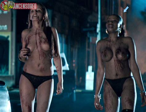 Naked Venice Grant In Resident Evil Apocalypse