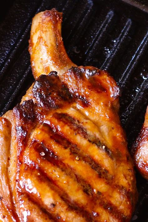 Cook pork chops over direct heat. Perfect Grilled Pork Chops Recipe | TipBuzz