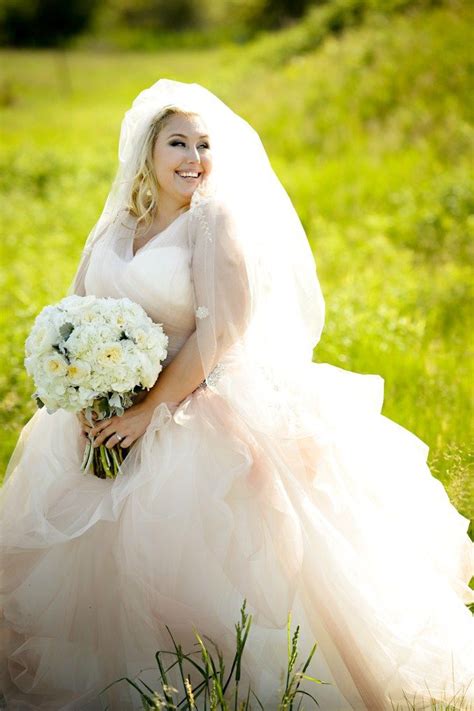 Real Plus Size Wedding Pretty In Pink Winery Wedding In Ontario Hrm Photography The Pretty