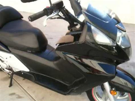 Honda yeni maxi scooter modeli forza 750 ön inceleme videosu sizlerle. Honda Silverwing 600c MAXI-scooter motorcycle - YouTube