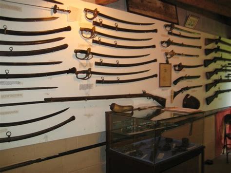 18 ответов 129 ретвитов 738 отметок «нравится». The Weapons Room: Swords and Sabers from the 18th Century ...