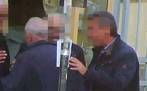 italian police arrest alleged head of cosa nostra and more than 40 other mafia mobsters
