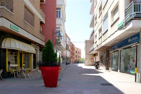 Simple Science: How to Make a Volcano with Kids