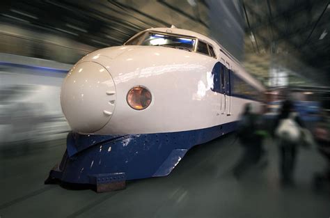 Jr Tokai Unveils Japans New Blazing Fast 310 Mph Maglev Train