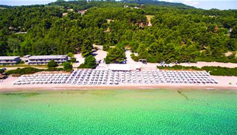 Το beach bar δροσίζει τις μέρες σας με αναψυκτικά και καφέδες και τα βράδια ανεβάζει τη θερμοκρασία με ποτά και όμορφες μουσικές. Λουκέτο για 48 ώρες σε γνωστό Beach Bar της Χαλκιδικής ...