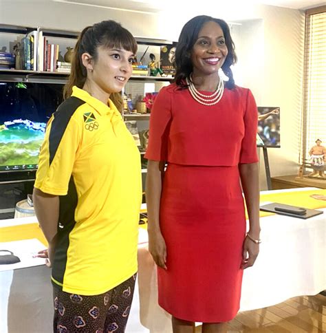 ジャマイカ大使が東京五輪女性スタッフに感謝 週間分のジャマイカ旅行券を贈呈 ひよこ