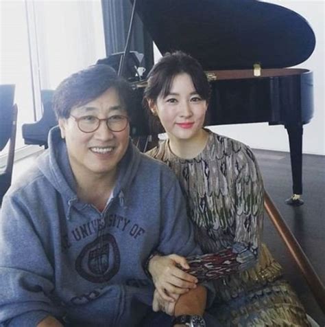 Lee Young Ae's husband emerges from a shroud of mystery ~ Netizen Buzz