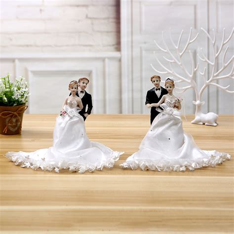 2015 New Design Lace Bride And Groom Wedding Cake Topper Figurines For