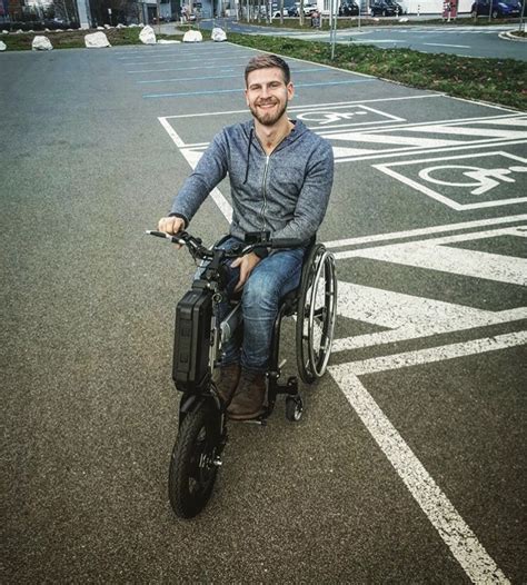 SEXY MALES IN WHEELCHAIR