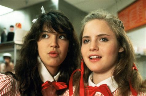 Phoebe Cates And Jennifer Jason Leigh In Fast Times At Ridgemont High 1982 Roldschoolcool