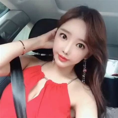 조폭동원했다는 갑질 여배우 정체는.!?(+진아림 억울하다.!?) 03:14. 포모스 진아림(박세미) 벤틀리 타는 여자 "남들보다 멋지게 살자"