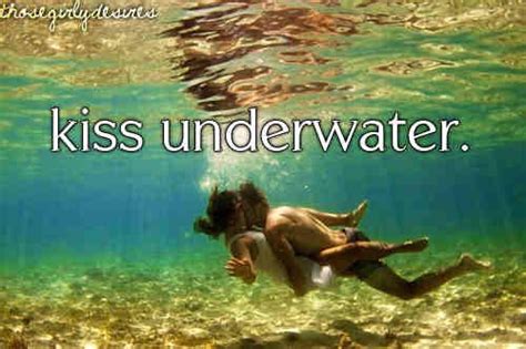 Kiss Underwater Underwater Kiss Underwater Photography Underwater