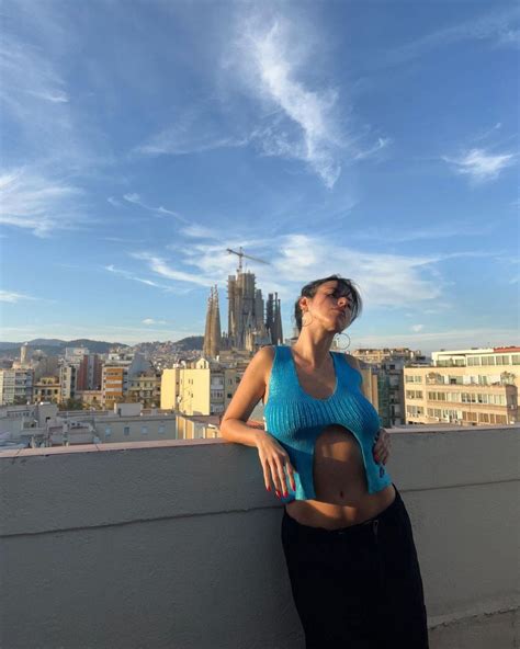Victoria Villarroel Posó Desde Barcelona Y Sorprendió A Todos Sus Fanáticos