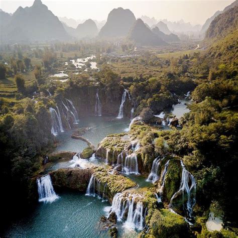 13 Breathtakingly Beautiful Waterfalls Around The World