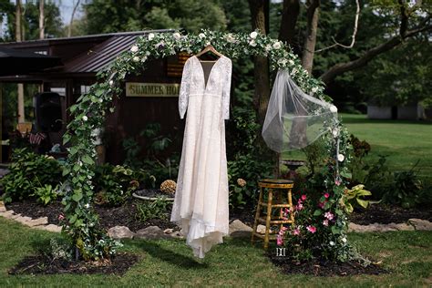 Backyardwedding Megan Dailor Photographer Rochester Ny