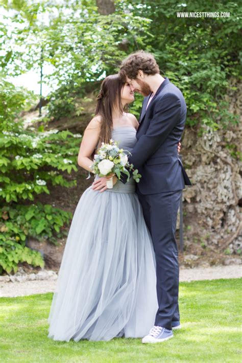 Jetzt zugreifen und direkt nach hause bestellen! Hochzeitskleid Blau Schlicht - Friseur