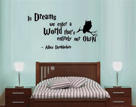 I am in love with this and i'm 23 years old! Harry Potter Bedroom Decor | BloggerLuv.com