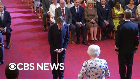 Paul Mccartney Recalls Being Knighted By Queen Elizabeth Youtube