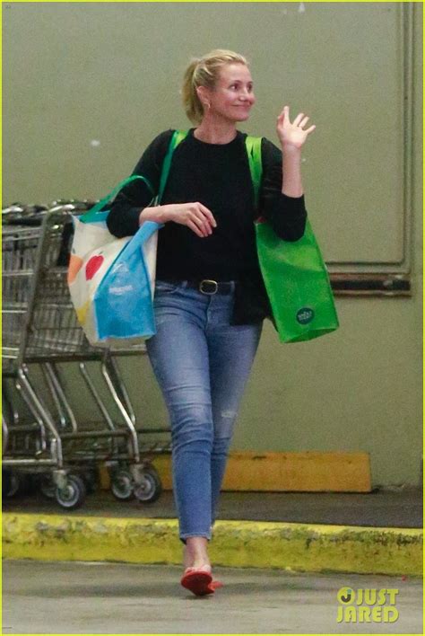 Cameron Diaz Is All Smiles While Grocery Shopping In Beverly Hills Photo Cameron Diaz