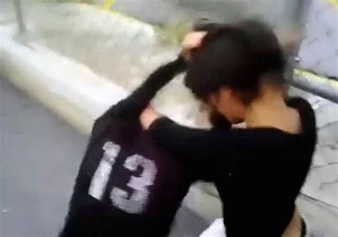Girls From Rival Gangs Clash In Brutal Street Fight As Onlookers Cheer World News Express