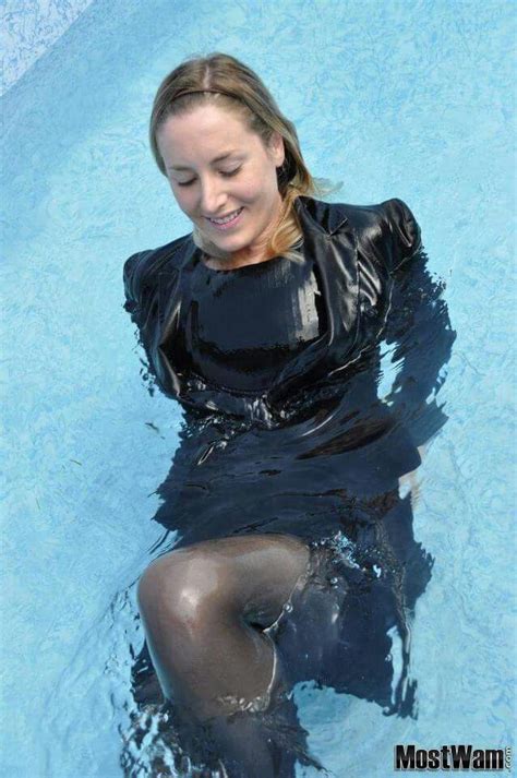 I Fell In The Pool After Work Frau Nass Hosen