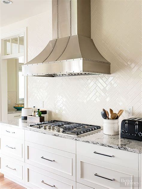 Whether you're passionate about entertaining, decorating, organizing, or gardening, better homes & gardens delivers styles for every space, so you're sure to find pieces you love. herringbone tile for kitchen backsplash Download - The Better Homes & Gardens I… in 2020 | White ...