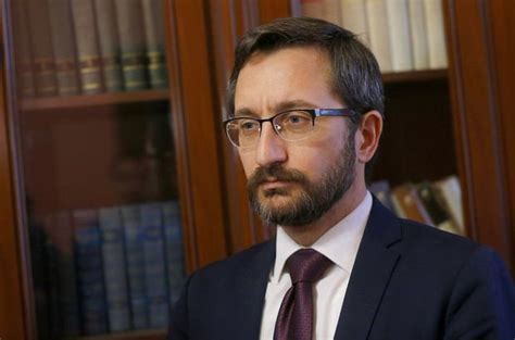 Fahrettin altun, 11 eylül 1976 yılında almanya'nın stuttgart şehrinde dünyaya gelmiştir. Kimdir Fahrettin Altun!..
