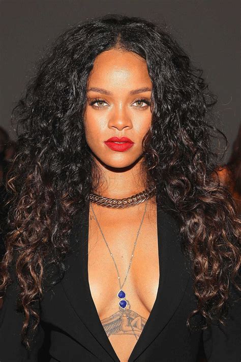 Having to deal with thick, rebellious and extremely curly hair is very challenging. 20 Elegant Rihanna Bob Hairstyles - Discover Beauty ...