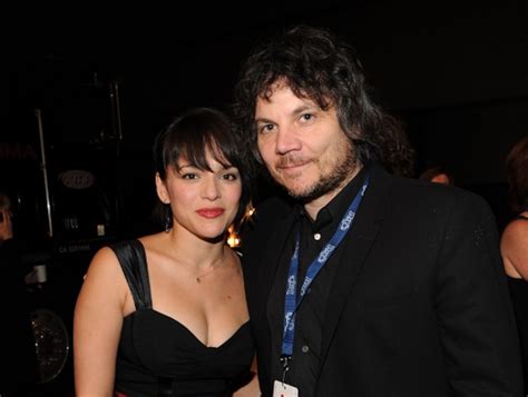Listen To A Song With No Name By Norah Jones Jazziz Magazine