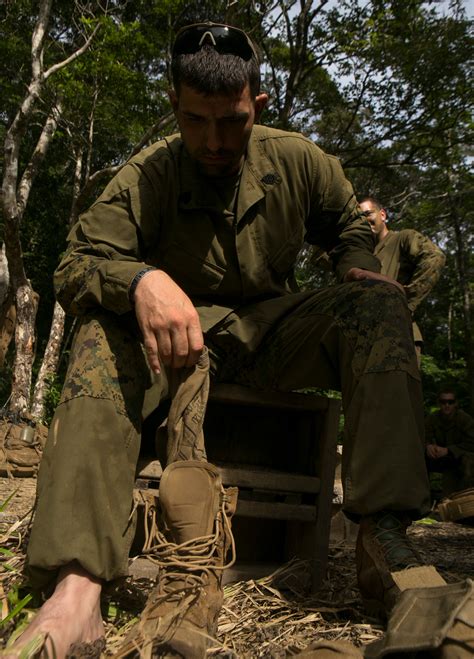 Marines Sound Off On The Corps New Jungle Uniform Wear Test