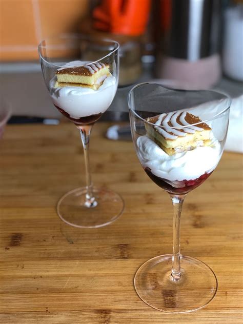 Ecco il tiramisù classico al mascarpone e caffè il tiramisù classico al mascarpone e caffè è. Bicchierini golosi al mascarpone | Oggi Cucina Mirco