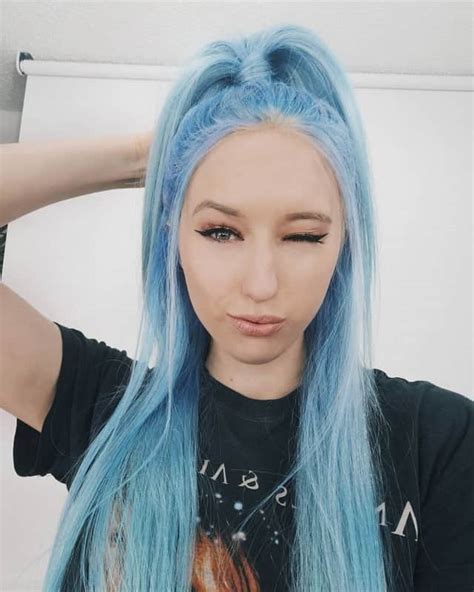 6 Reasons People Are Coloring Their Hair Pastel Blue