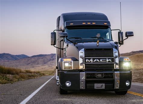 Share The Road Program Receives Anthem From Mack Trucks
