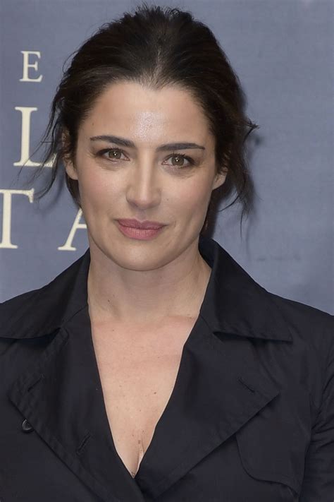 Luisa ranieri es bien conocida por el público italiano por sus papeles en películas y en la televisión, aunque cartas a julieta va a marcar su debut para la gran mayoría del público estadounidense. Luisa Ranieri - Napoli Velata Photocall in Rome 12/18/2017