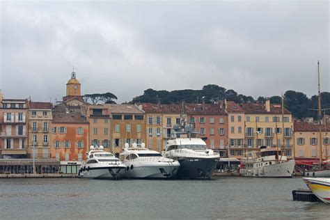 The unit is 29.2 miles from porquerolles. Port de Saint-Tropez