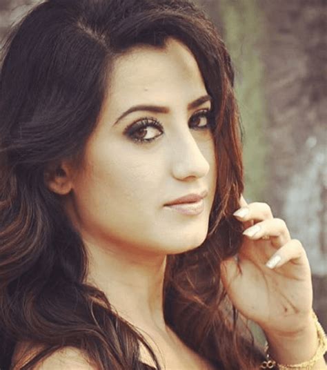 Aalisha panwar is an indian actress who appears in television shows known for her work in colors tv's thriller ishq mein marjawan. Aalisha Panwar Bio, Age, Facts, Family, Photos and Carrier ...